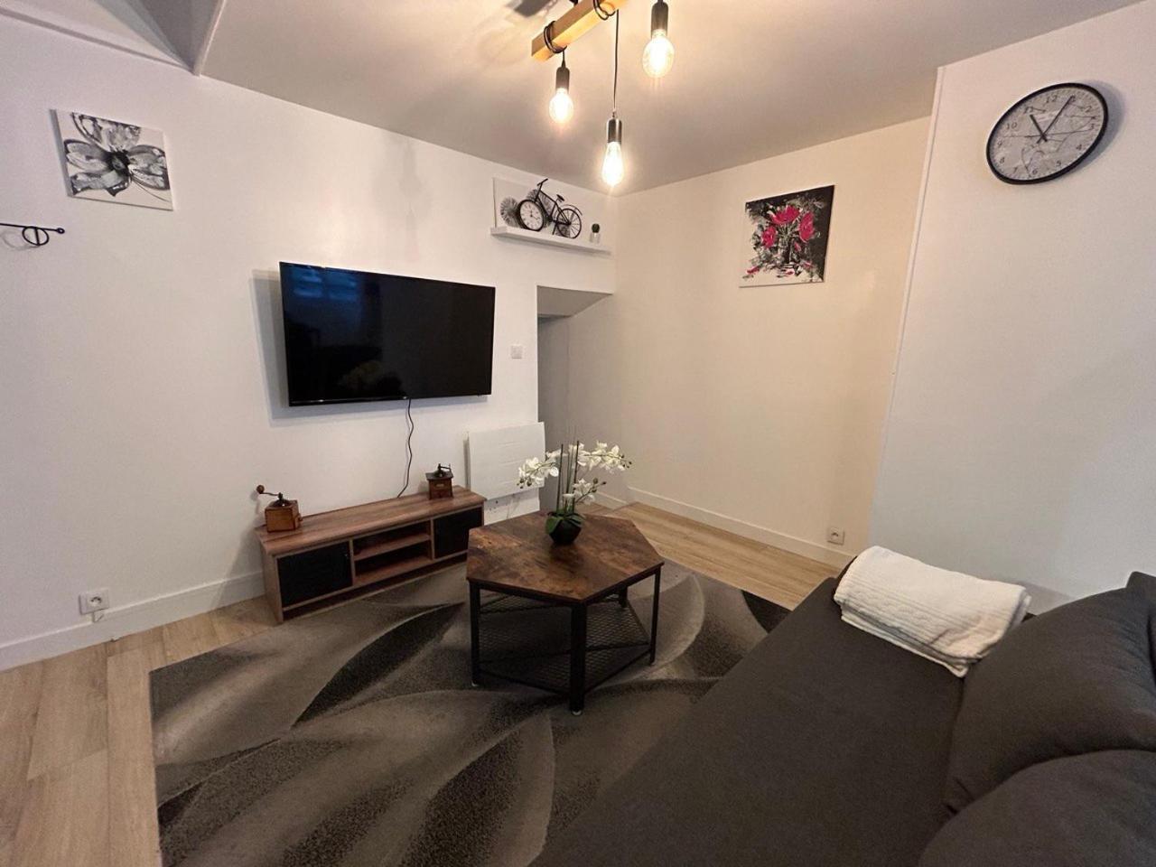 シェルブール・アン・コタンタンLa Casa Tres - Cosy In The Very Centre Portアパートメント エクステリア 写真