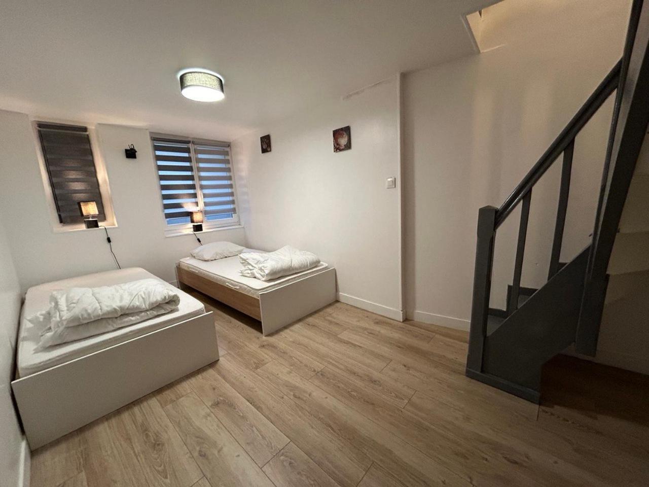 シェルブール・アン・コタンタンLa Casa Tres - Cosy In The Very Centre Portアパートメント エクステリア 写真